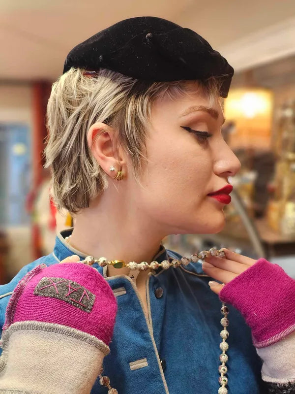 Soft Cash-mere Fuchsia base Jax fingerless gloves