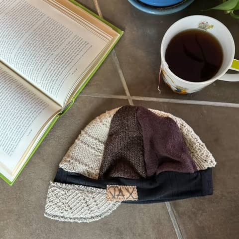 Choose a colorway Newsboy caps