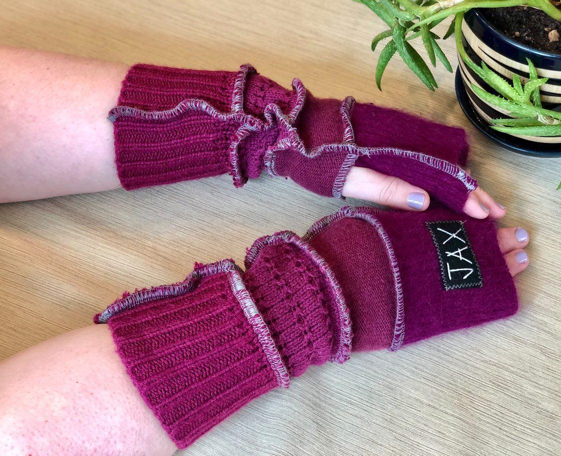 Solid color fingerless gloves
