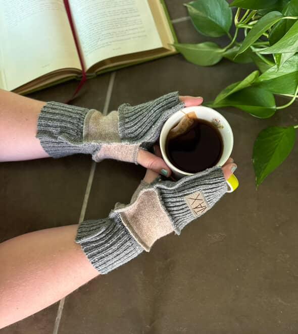 Grey and cream Jax texting gloves