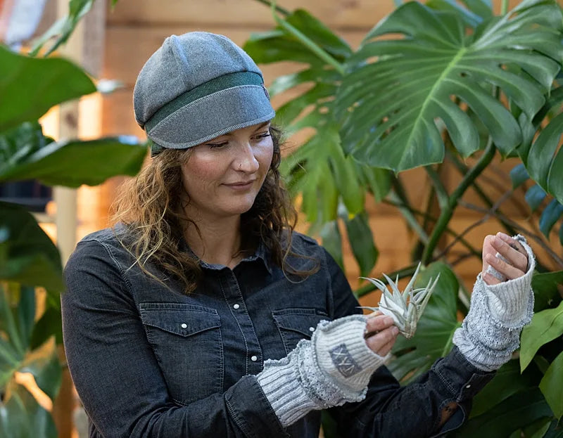 Light Grey soft sweater Jax texting gloves