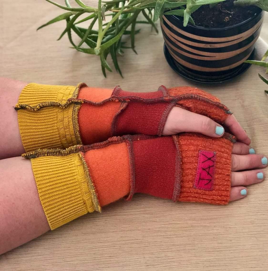 Sunrise Jax texting gloves