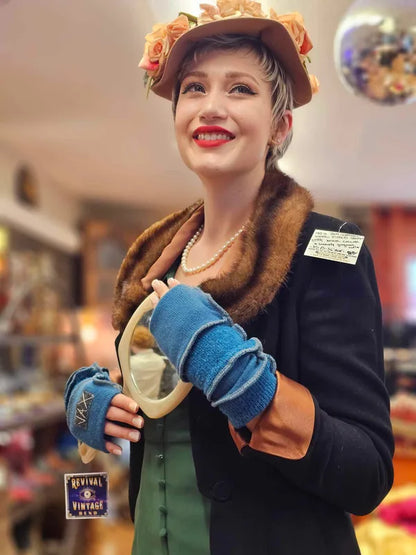 Soft Cash-mere Teal base Jax fingerless gloves