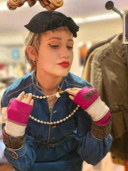 Soft Cash-mere Fuchsia base Jax fingerless gloves