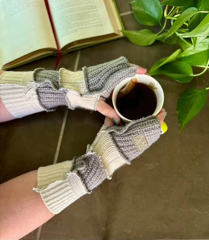 Grey and cream Jax texting gloves