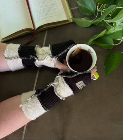 Black and cream Jax texting gloves