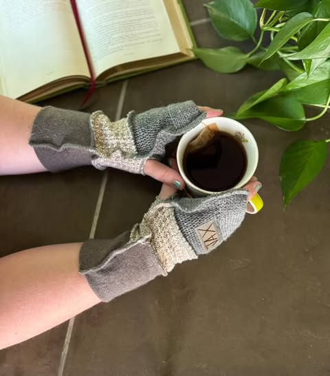 Upcycled Light grey and cream mix sweaters Fingerless texting gloves