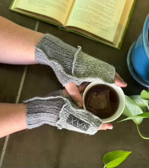 Upcycled mix Grey sweaters Fingerless texting gloves