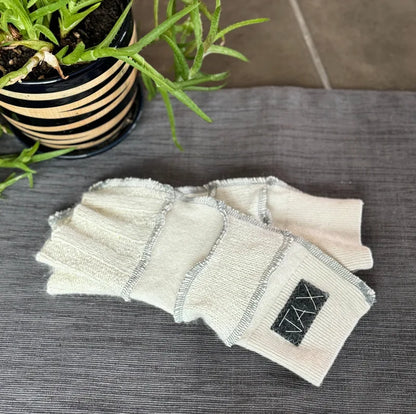 Soft Cash-mere Creamy mix Jax fingerless gloves