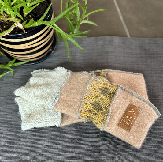 Cashmere Cream Peach mix Jax texting gloves