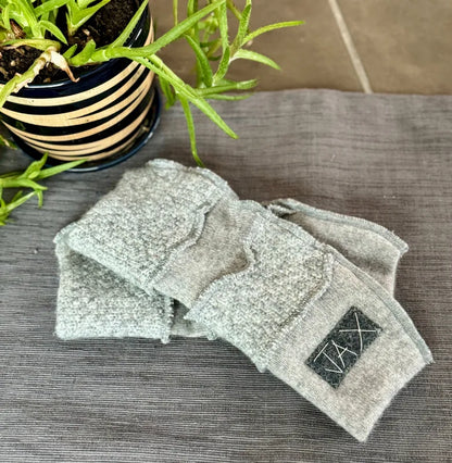 Soft Cash-mere Grey Jax fingerless gloves