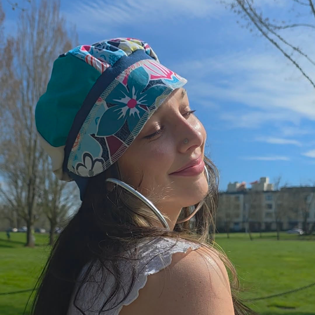 The Spring Hawaiian Upcycled cotton (98% cotton)