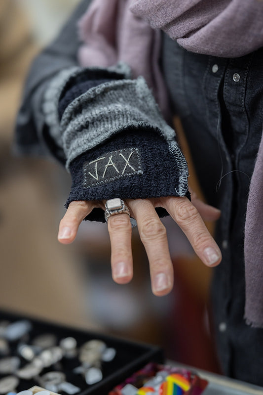 Black and Grey Jax texting gloves